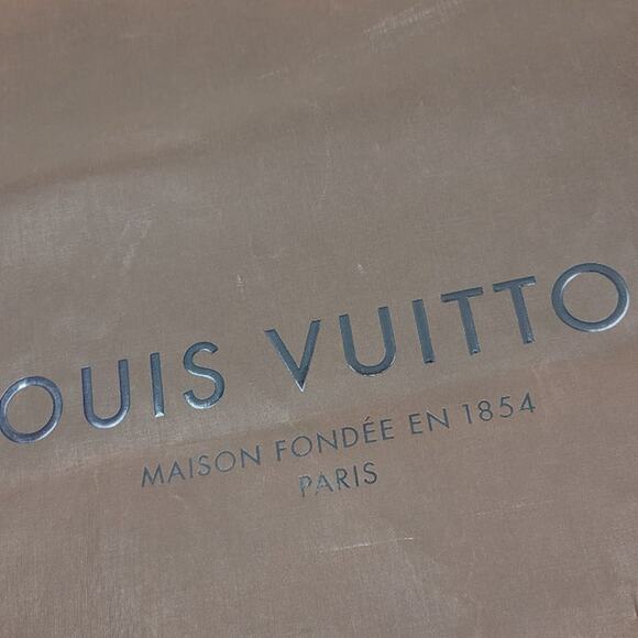 LOUIS VUITTON Authentic Paper Gift Shopping Bag LARGE SIZE 19 x16 x 9”. - Picture 4 of 8